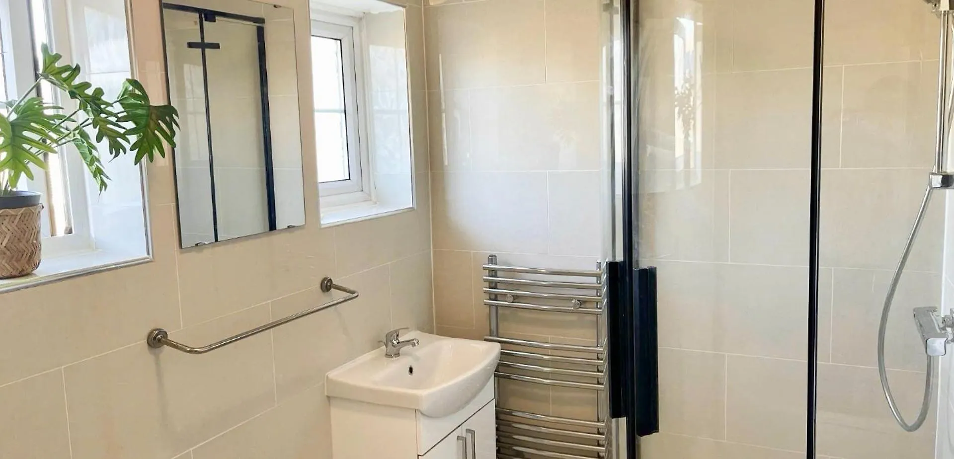 Holiday home Cosy House Central Tower Bridge Station Walk London